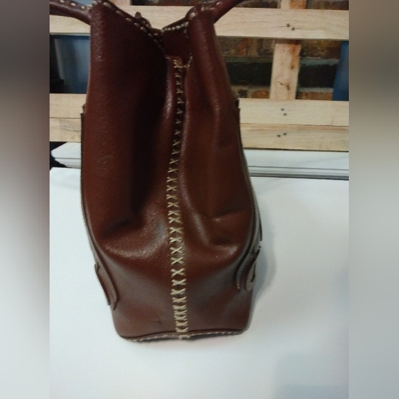 Antonio Melani gorgeous brown leather shoulder bag EUC - Picture 5 of 16